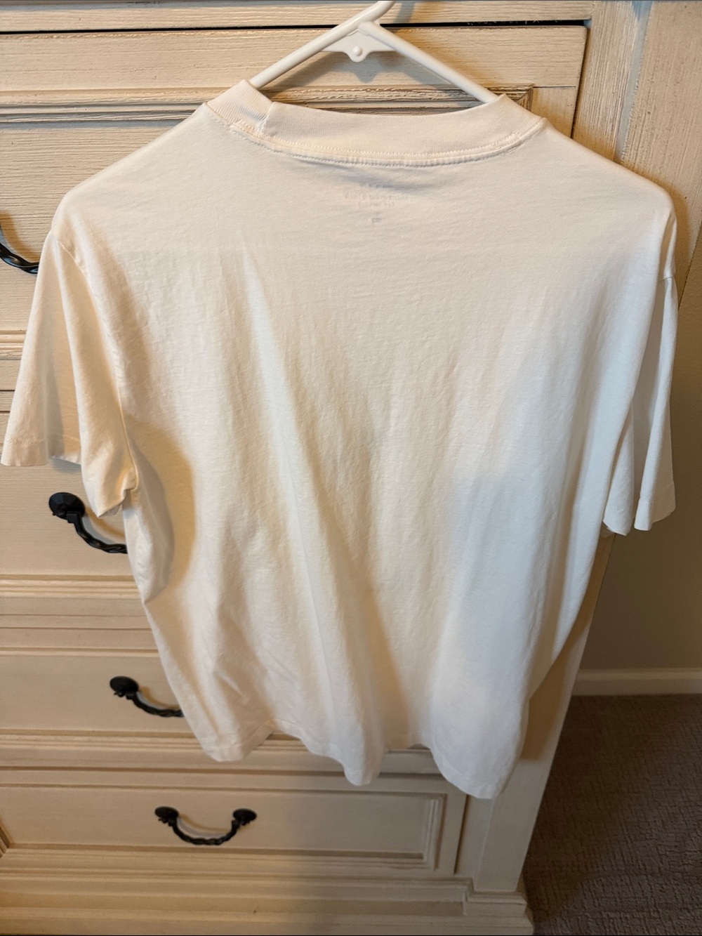 Abercrombie & Fitch Women’s Oversized White Tee with Black Horse Graphic - Picture 5 of 5